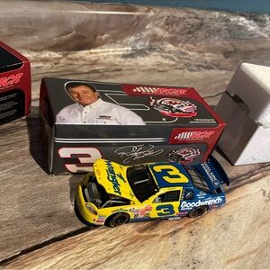 NASCAR Dale Earnhardt Wrangler 1/32 scale action museum VTG 1999  Nice